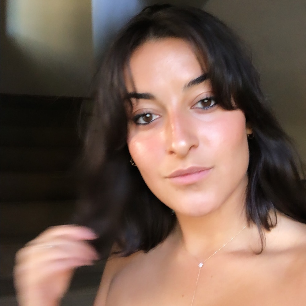 Meet your Posher, Anik